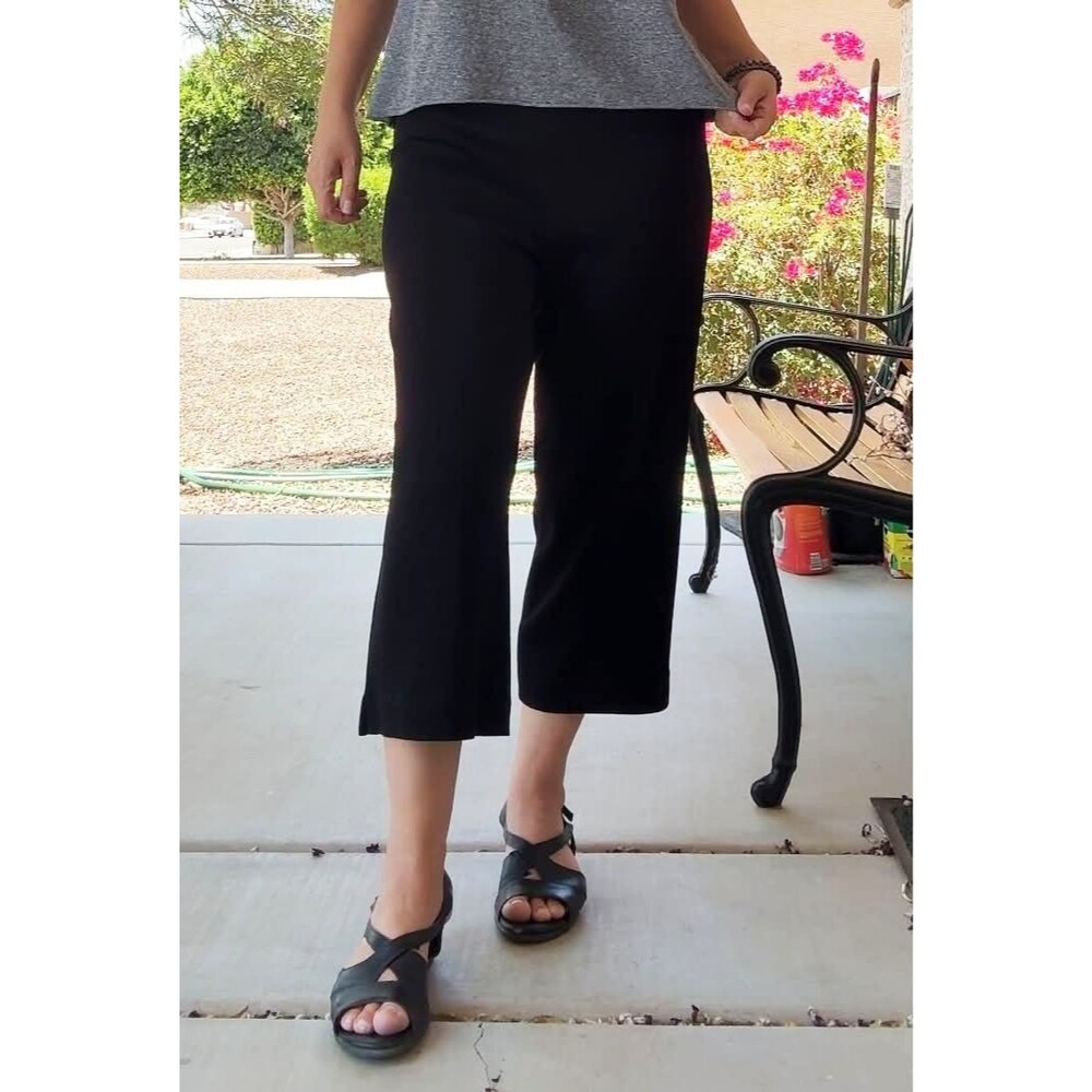 EXCLUSIVELY MISOOK M Black Crop Capri Wide Leg Acrylic Knit Pants Minimalist